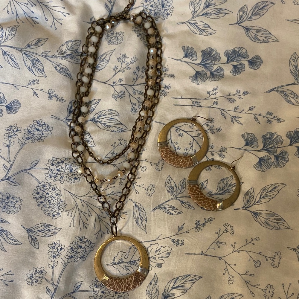 Elegant Gold and Brown Necklace and Earring Set